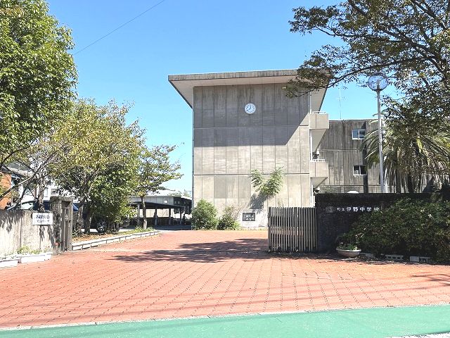 【吾川郡いの町のアパートの中学校】