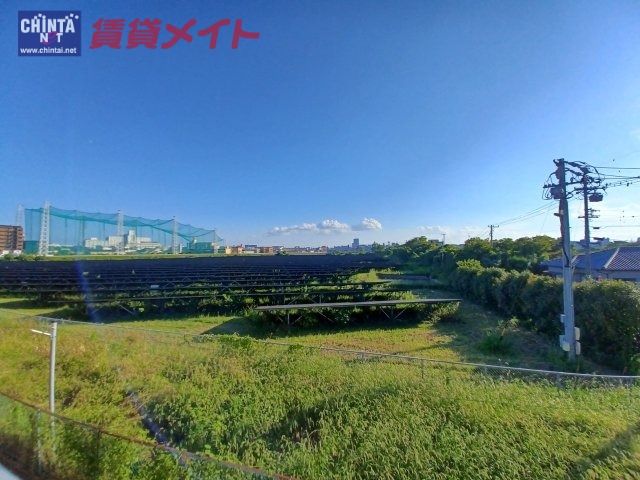 【津市栗真町屋町のアパートの眺望】