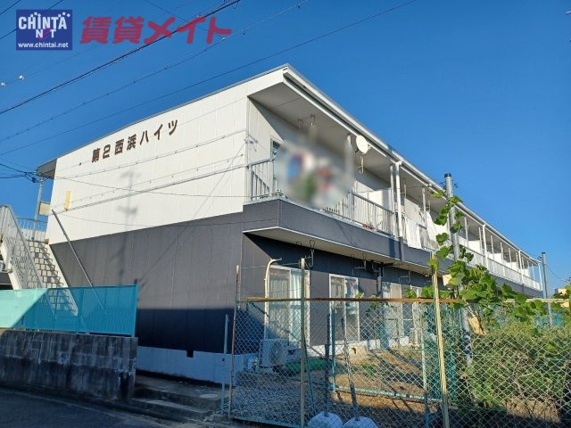 津市栗真町屋町のアパートの建物外観