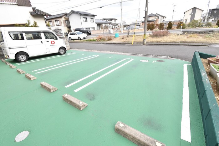 【メイゾン・Ｍの駐車場】