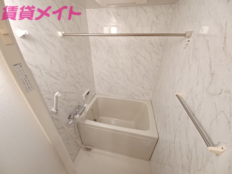 バス・シャワールーム　同型参考写真