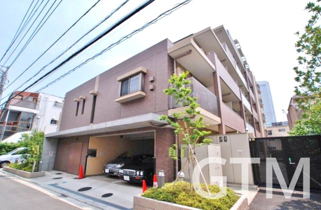 新宿区西新宿のマンションの建物外観