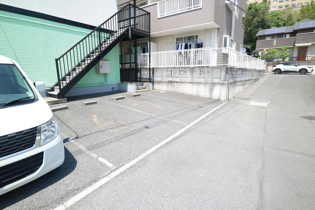 【セゾン和気Bの駐車場】