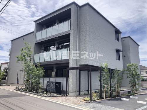 【松山市岩崎町のマンションの建物外観】