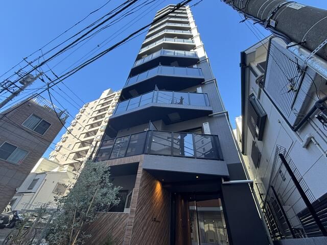 台東区竜泉のマンションの建物外観