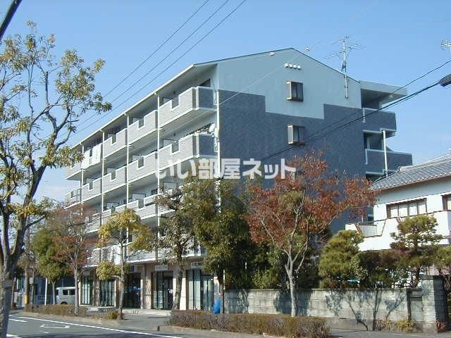 掛川市南のマンションの建物外観