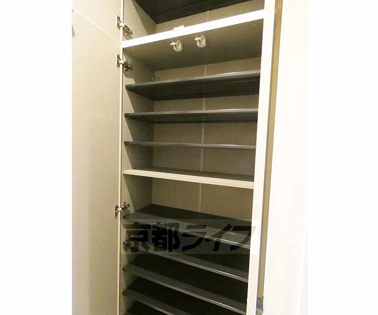 【京都市伏見区向島本丸町のマンションの収納】