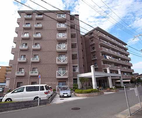 宇治市伊勢田町のマンションの建物外観