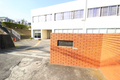 中学校　南戸塚中学校（中学校）まで1428m