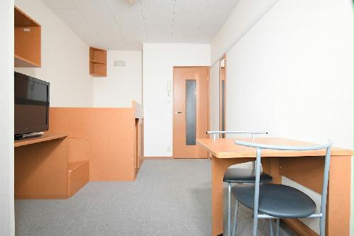 居室・リビング　現状優先。設置は現地と異なる可能性があります。