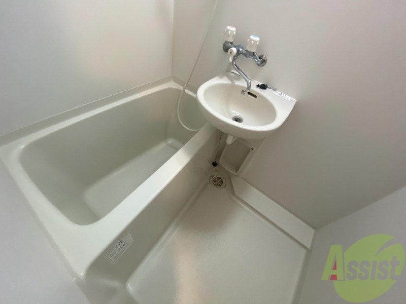 バス・シャワールーム　浴室です。綺麗な浴室でゆっくりお湯につかりたいですね