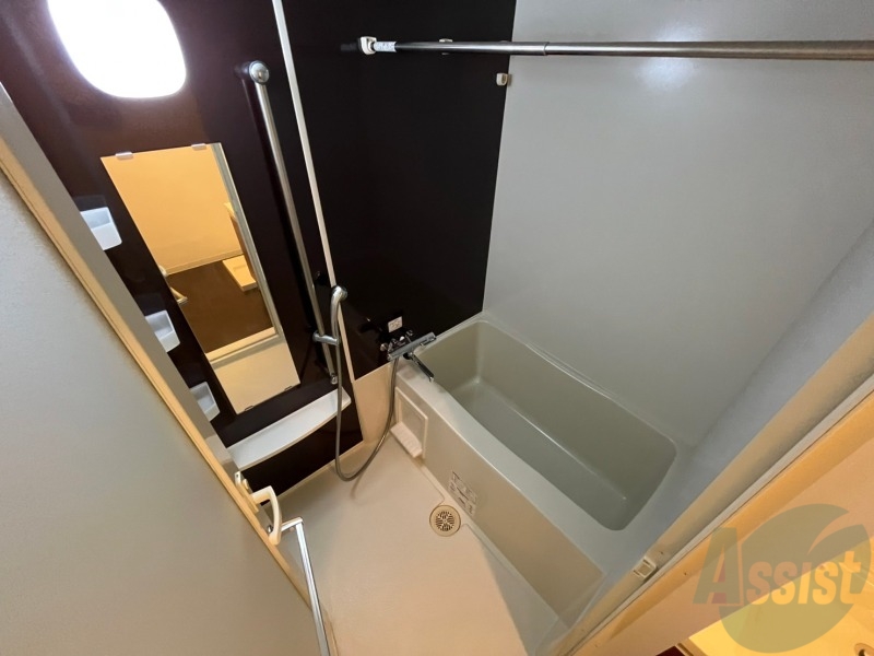 バス・シャワールーム　ユニットバスです。疲れを癒すのに欠かせませんね！