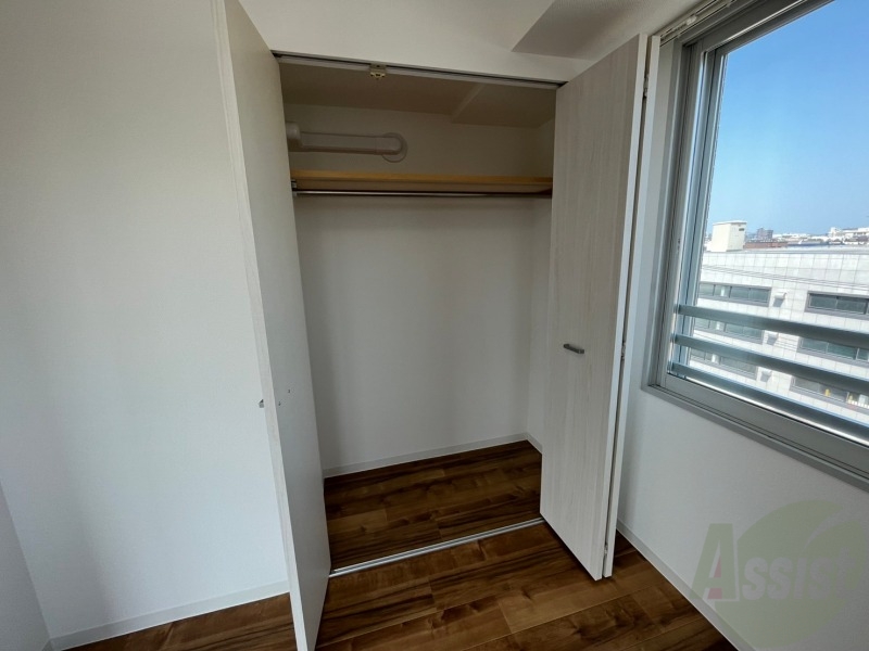 収納　寝室の収納です。部屋がすっきり片付きます。