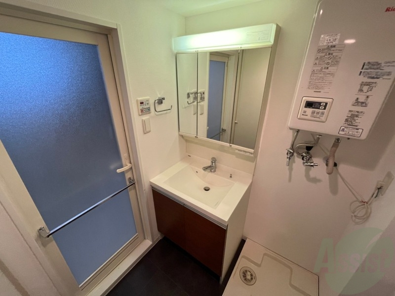 洗面設備　こちらに洗面台があります。朝の洗顔はこちらで。