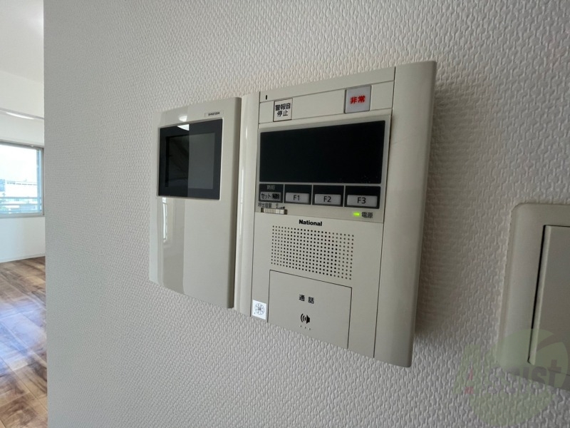 セキュリティ　ＴＶモニター付インターホンです。来客者の顔が見えるので安心！