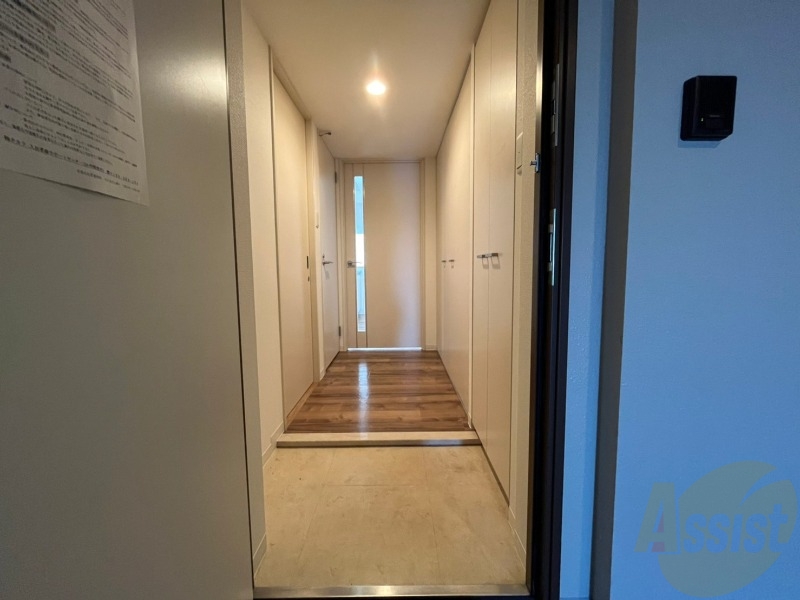 玄関　玄関の様子です。明るい印象ですね。気分もあがりそう。