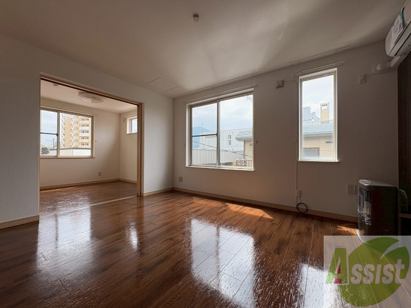 居室・リビング　広くてキレイなＬＤＫが広がっていて、充実した生活が送れそう。