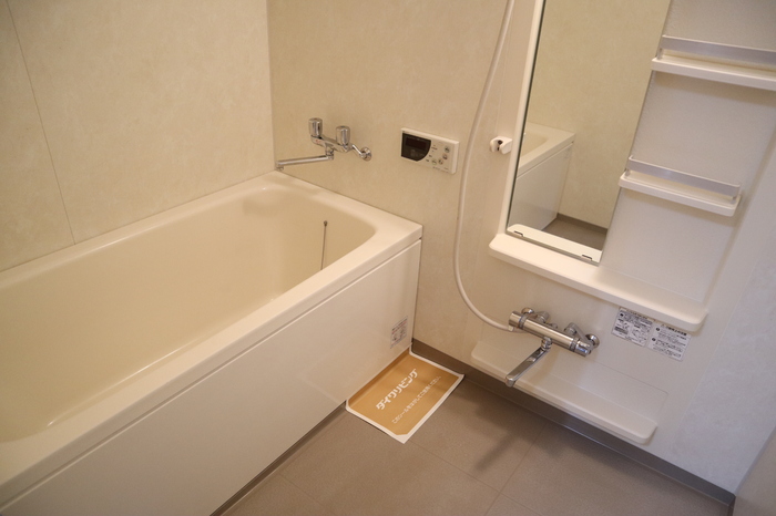 バス・シャワールーム　コンパクトで使いやすいお風呂です