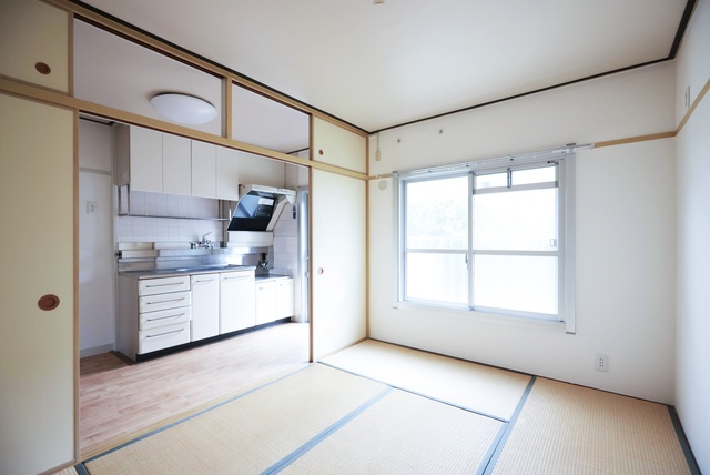 UR鶴山台の居間写真