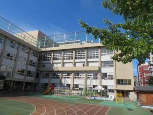幼稚園・保育園　中央区立月島幼稚園（幼稚園・保育園）まで117m