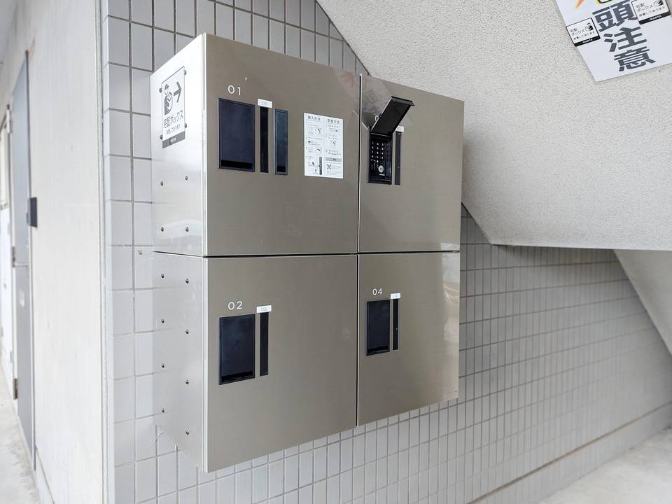 エントランス　宅配ボックス