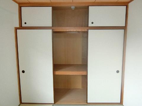 　収納　押入（開）