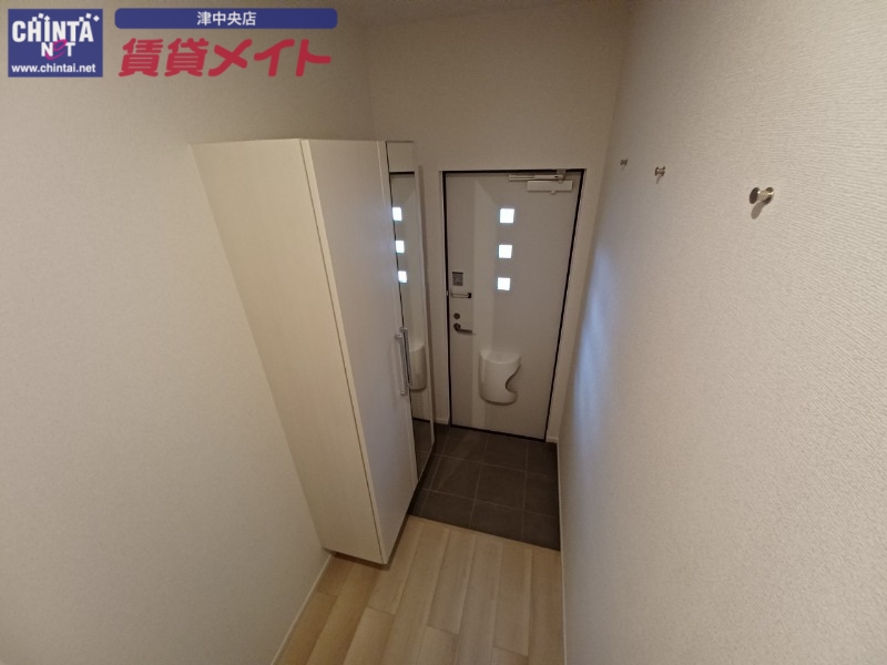 玄関　同型参考写真
