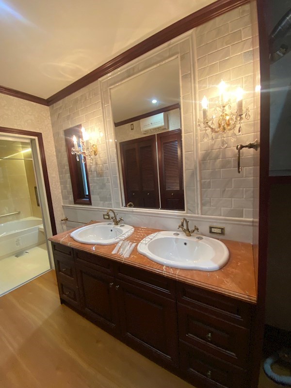 洗面設備　※清掃前の写真になります