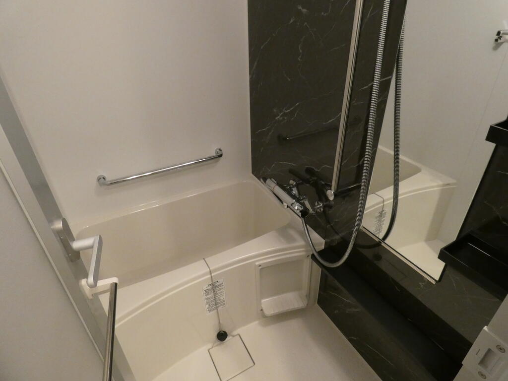 バス・シャワールーム　バス