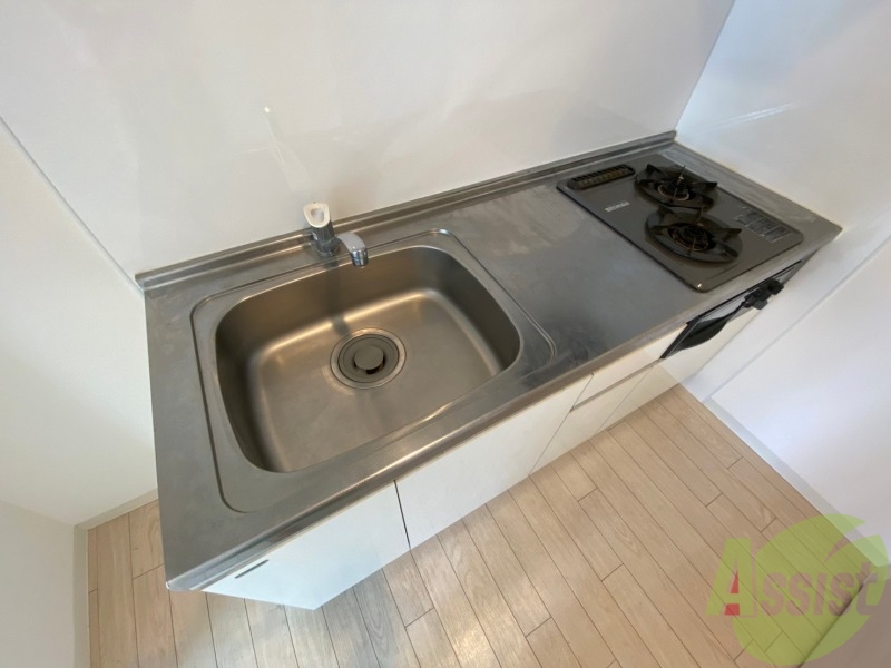 キッチン　洗い場が大きくて洗い物もしやすそうです。