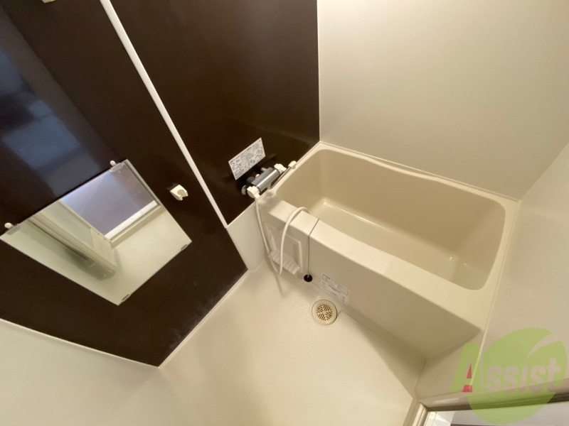 バス・シャワールーム　お風呂になります。一日の疲れを癒してくださいね。