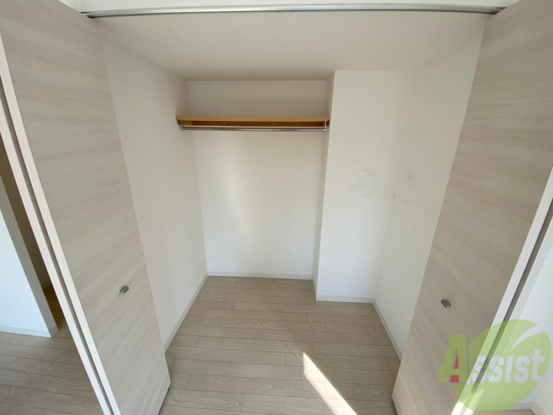 収納　寝室の収納です。部屋がすっきり片付きます。