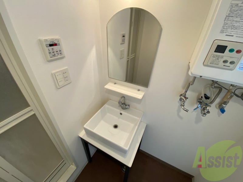 洗面設備　こちらに洗面台があります。朝の洗顔はこちらで。