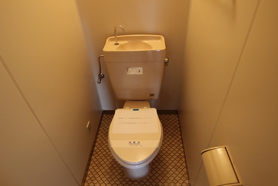 トイレ　※別のお部屋の写真です。