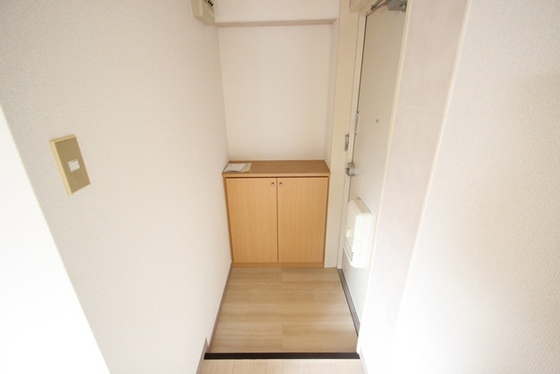 玄関　※別のお部屋の写真です。