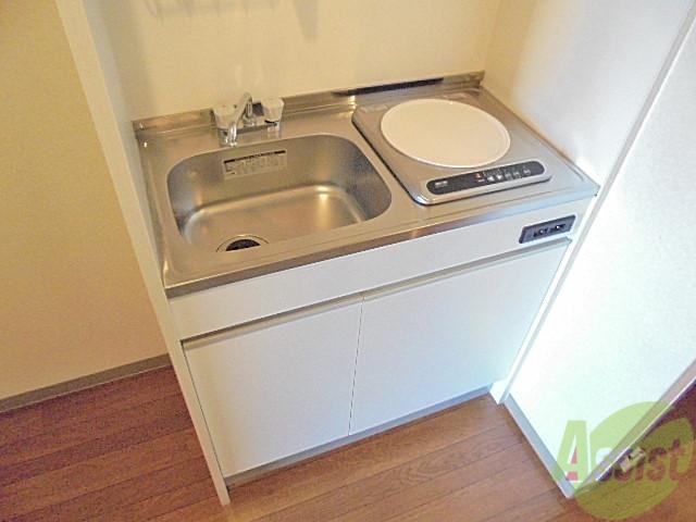 キッチン　外食もいいですがこちらのキッチンで、料理を作ってくださいね。