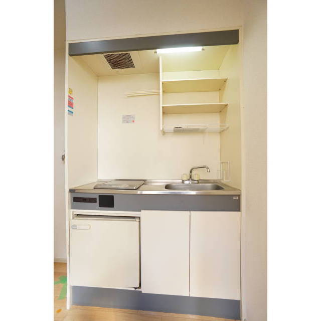 キッチン　収納棚が付いてます♪