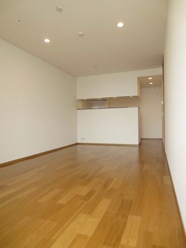 居室・リビング　１３，３帖のゆったりとしたリビングです。