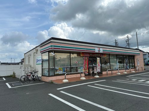 コンビニ　セブンイレブン豊橋東森岡１丁目店（コンビニ）まで155m