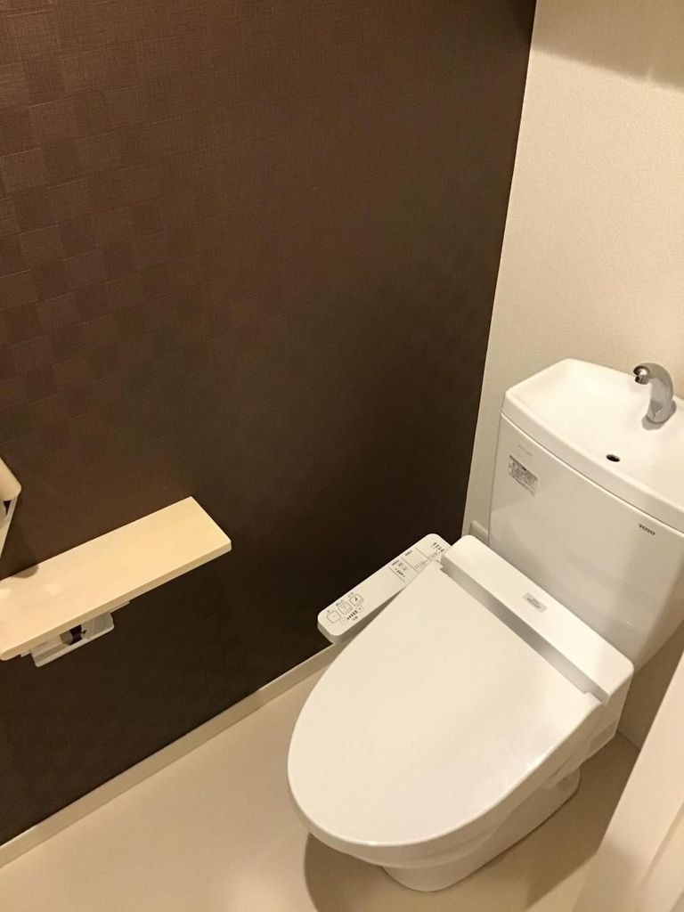 トイレ　温水洗浄機付き