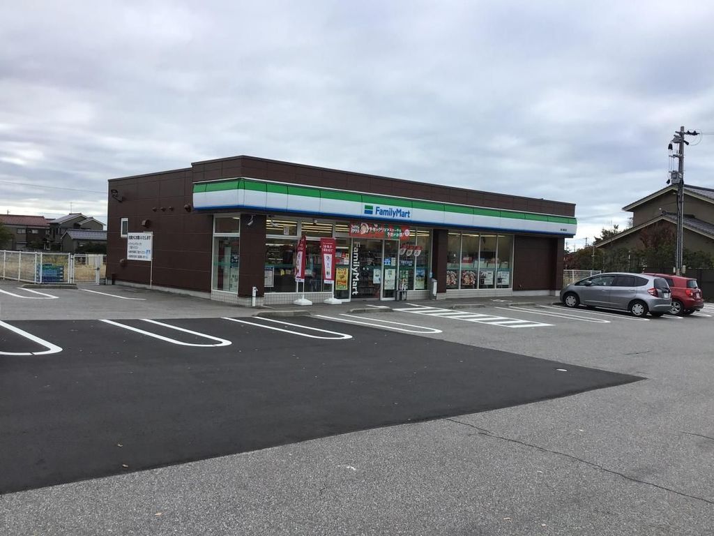 コンビニ　ファミリーマート/滑川柳原店（コンビニ）まで440m