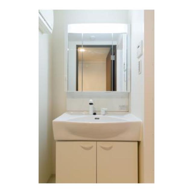 洗面設備　※写真は同タイプ住戸です。