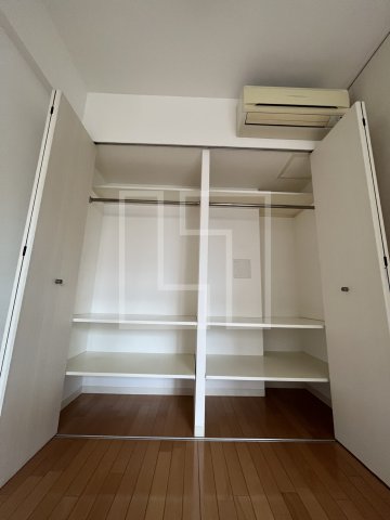 収納　アーデンタワー立売堀　クローゼット