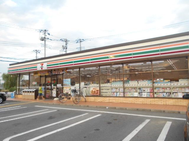 コンビニ　セブン-イレブン 吉川美南５丁目店（コンビニ）まで447m