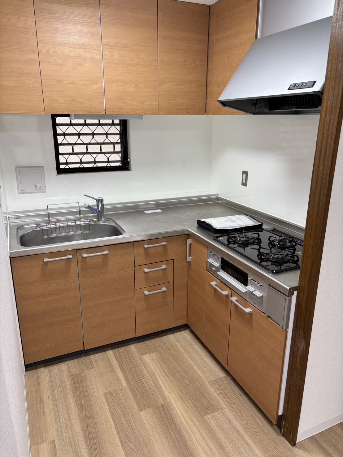 キッチン　※別住戸参考写真