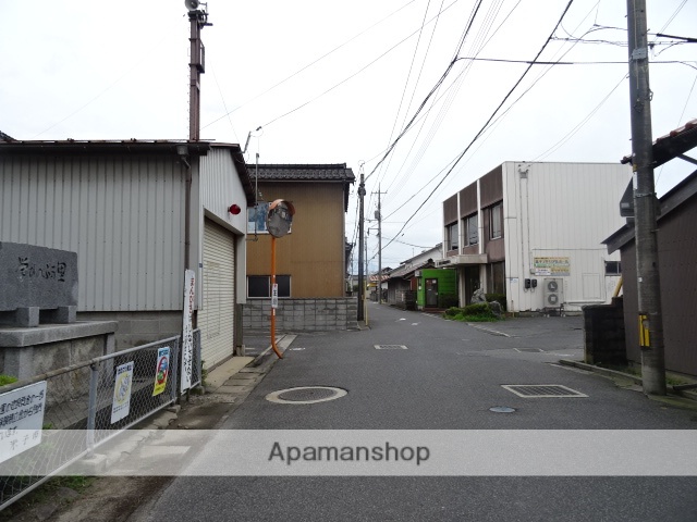 その他　前面道路（その他）まで0m