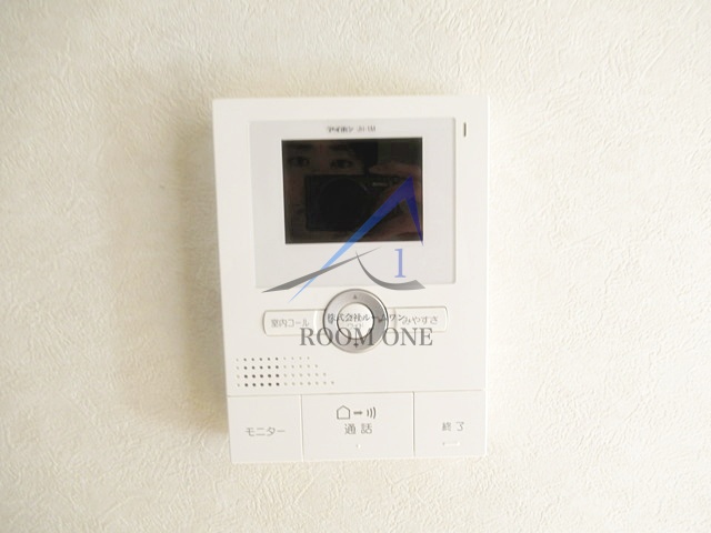 セキュリティ　モニター付きインターホンです。