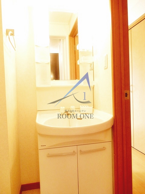 洗面設備　独立洗面台です。