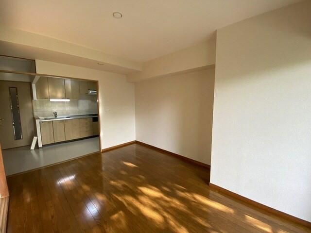 居室・リビング　リビングは15.8帖あります