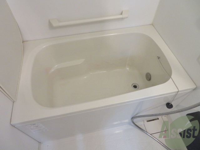 バス・シャワールーム　追い焚き機能がついているのでいつでも温かいお風呂に入れます。